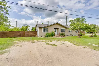 203 E Henderson Street, Itasca, TX 76055 - Photo 2