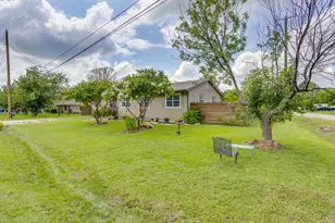 203 E Henderson St, Itasca, TX 76055 - Photo 4