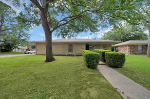502 Pine Bluff Dr, Lewisville, TX 75067 - Photo 1