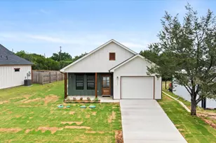 2603 Creekview Dr, Granbury, TX 76048 - Photo 2