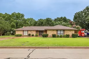 4533 Cinnamon Hill Dr, Fort Worth, TX 76133 - Photo 2