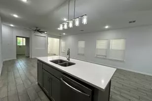 917 E Maddox Ave, Fort Worth, TX 76104 - Photo 8