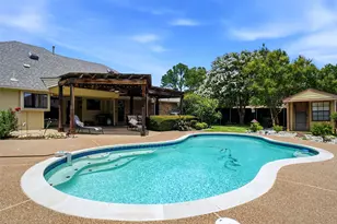 2412 Emerald Cir, Southlake, TX 76092 - Photo 2