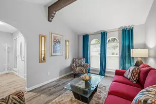 4905 Emerald Lake Dr, Fort Worth, TX 76103 - Photo 4