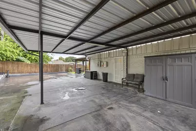 4905 Emerald Lake Drive, Fort Worth, TX 76103 - Photo 32