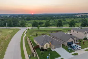 752 Ruellia St, Weatherford, TX 76086 - Photo 2