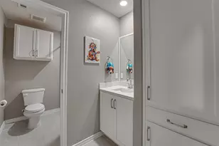 8426 Slowburn Dr, Garland, TX 75043 - Photo 10