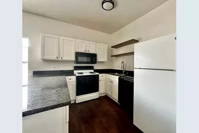 512 Daughtrey Avenue #B104, Waco, TX 76706 - Photo 6