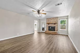 2715 Regal Dr, Denison, TX 75020 - Photo 4