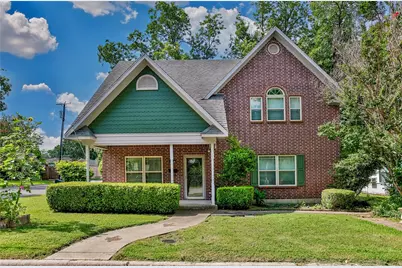 226 Gordon Street, Gainesville, TX 76240 - Photo 1