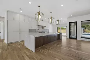 10254 Epping Ln, Dallas, TX 75229 - Photo 4