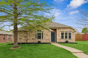 413 Sandy Ln, Royse City, TX 75189 - Photo 2