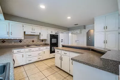 4212 Village Green Drive, Irving, TX 75038 - Photo 6