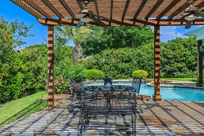 8406 Bridgewater Drive, Rowlett, TX 75088 - Photo 4