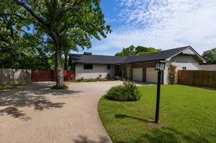 205 Timberlake Dr, Azle, TX 76020 - Photo 2