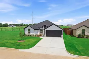 1512 Oleander Dr, Tolar, TX 76476 - Photo 2