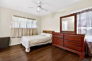 2718 Ridgewood St, Irving, TX 75062 - Photo 18