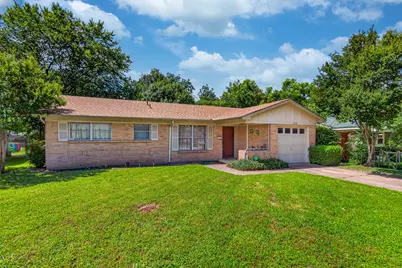 2718 Ridgewood Street, Irving, TX 75062 - Photo 2