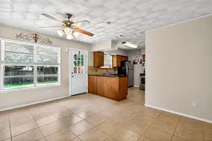 2718 Ridgewood St, Irving, TX 75062 - Photo 8