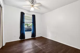 2718 Ridgewood St, Irving, TX 75062 - Photo 14