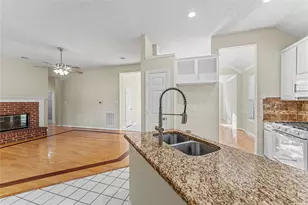 1601 Shadywood Ln, Flower Mound, TX 75028 - Photo 10