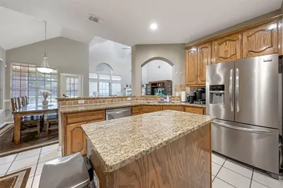 4703 Enchanted Bay Boulevard, Arlington, TX 76016 - Photo 8