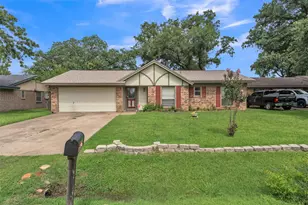 205 Mountain View Dr, Azle, TX 76020 - Photo 1