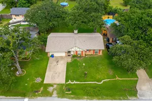 205 Mountain View Dr, Azle, TX 76020 - Photo 30