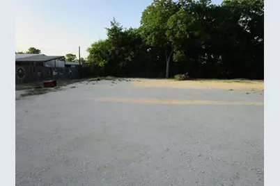 106 E Hayes Street, Savoy, TX 75479 - Photo 16