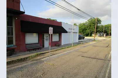 106 E Hayes Street, Savoy, TX 75479 - Photo 2