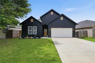 1805 San Antonio St, Grand Prairie, TX 75051 - Photo 1