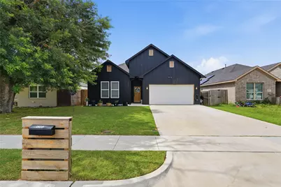 1805 San Antonio Street, Grand Prairie, TX 75051 - Photo 2