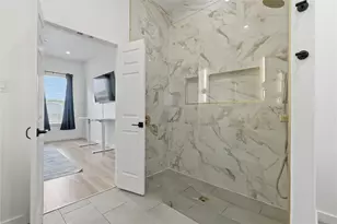 1805 San Antonio St, Grand Prairie, TX 75051 - Photo 20