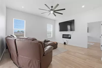 1805 San Antonio Street, Grand Prairie, TX 75051 - Photo 16