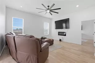 1805 San Antonio St, Grand Prairie, TX 75051 - Photo 16