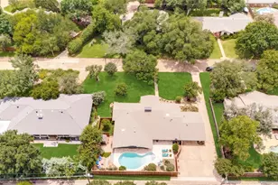3923 Weeburn Dr, Dallas, TX 75229 - Photo 32