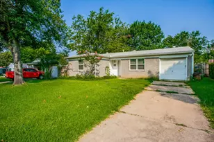 3113 Caribbean Dr, Mesquite, TX 75150 - Photo 2