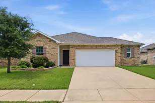 405 Willow Creek Dr, Glenn Heights, TX 75154 - Photo 2