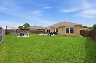 405 Willow Creek Dr, Glenn Heights, TX 75154 - Photo 22