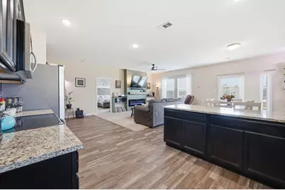 405 Willow Creek Drive, Glenn Heights, TX 75154 - Photo 8