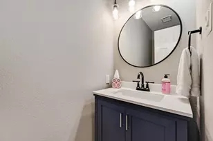 819 Canal St, Irving, TX 75063 - Photo 14