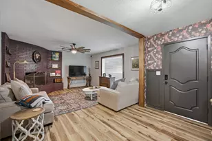 901 Pebble St, Bowie, TX 76230 - Photo 4