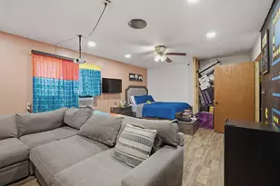 901 Pebble St, Bowie, TX 76230 - Photo 36