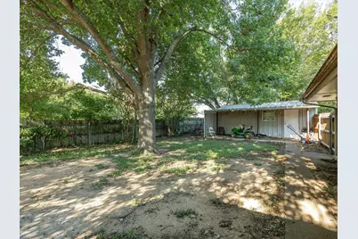 901 Pebble Street, Bowie, TX 76230 - Photo 32