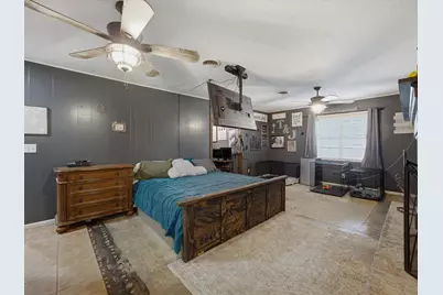 901 Pebble Street, Bowie, TX 76230 - Photo 22