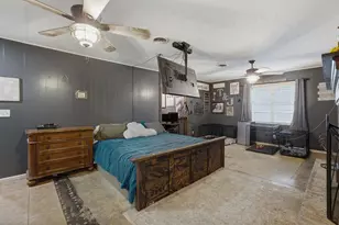 901 Pebble St, Bowie, TX 76230 - Photo 22