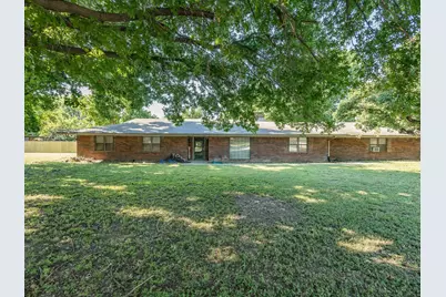 901 Pebble Street, Bowie, TX 76230 - Photo 38