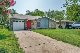 1610 Avenue A, Grand Prairie, TX 75051 - Photo 1