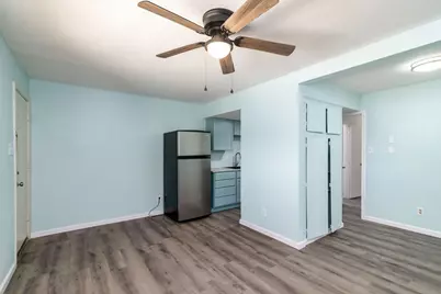 811 S Mesquite Street #02, Arlington, TX 76010 - Photo 2