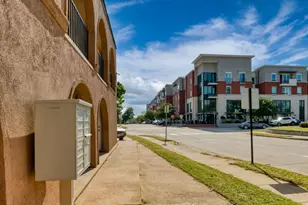 811 S Mesquite St, Arlington, TX 76010 - Photo 1